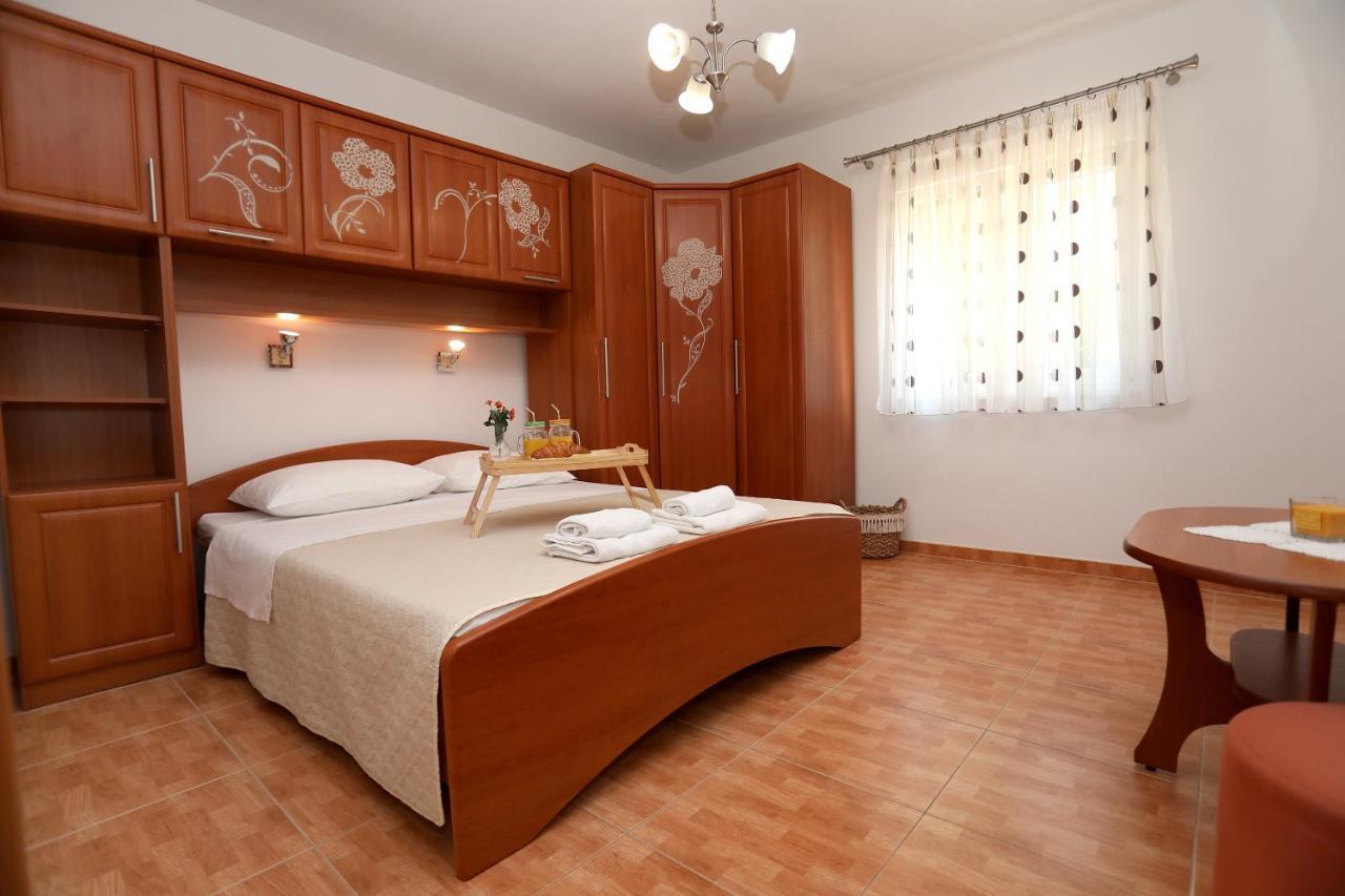 Vila Kuzmanic Trogir Exterior foto